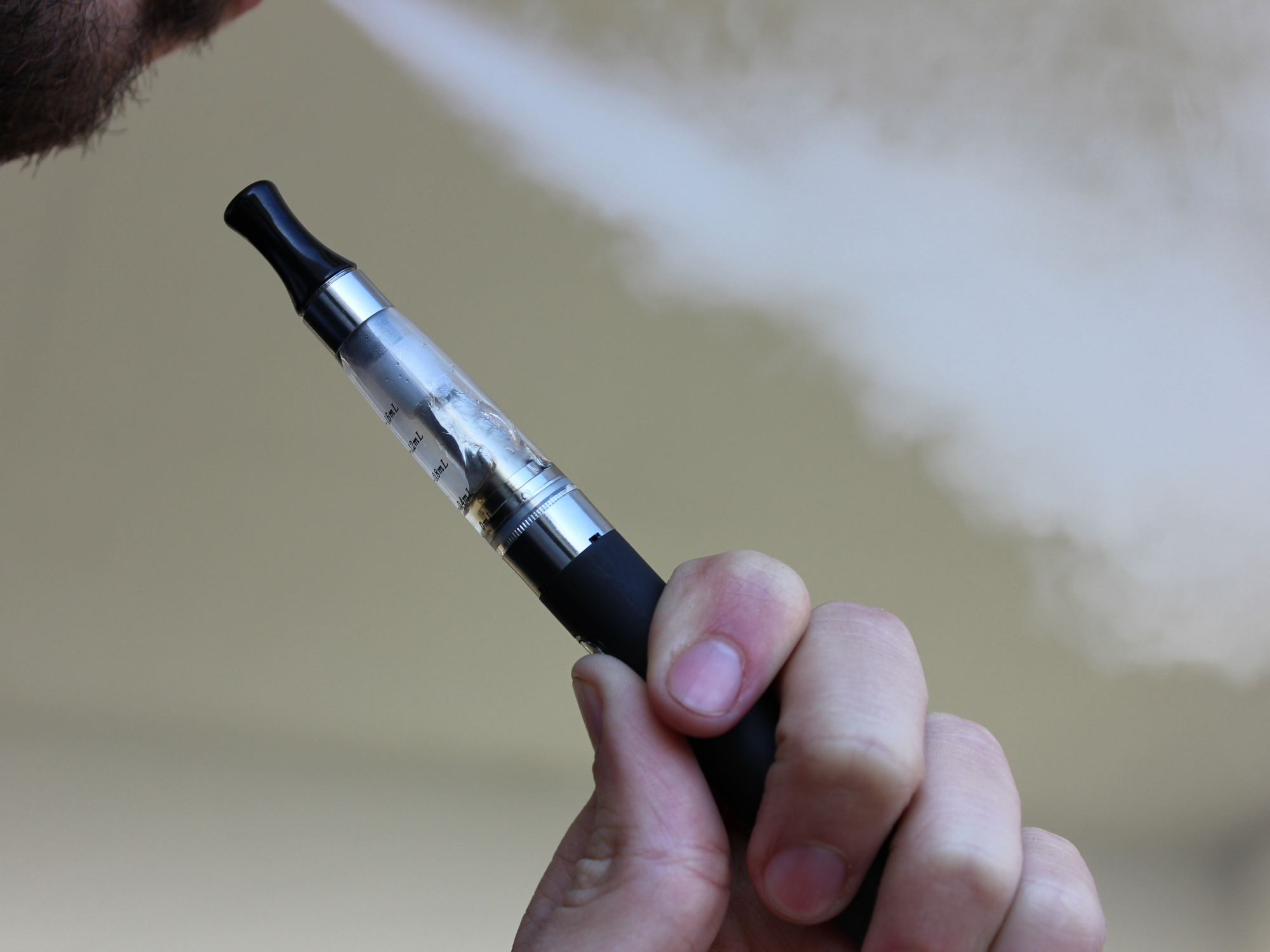 Disposable Vape Pens VS Vaporizers: What’s the Difference?