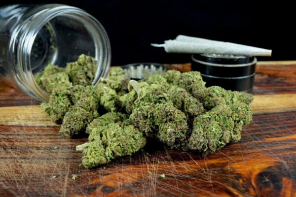 What Is The Best Online Cannabis Store That Ships Across Canada?