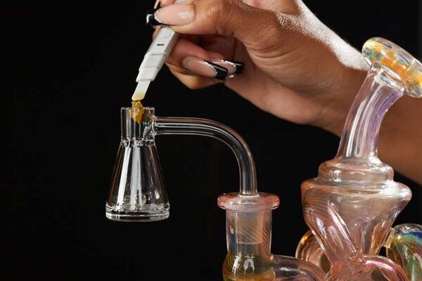 What is the best dab rig for cannabis concentrates?