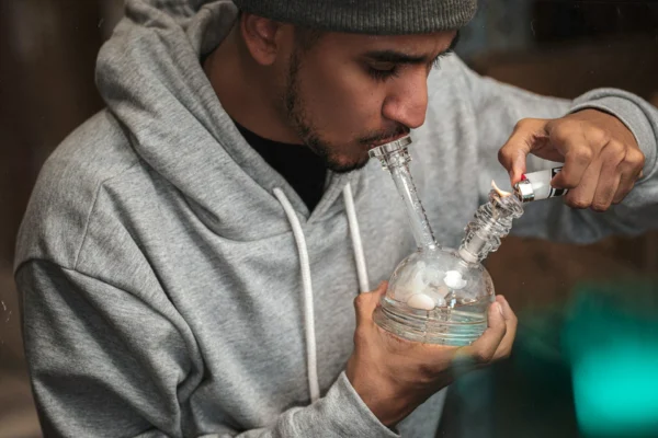 How to Use a Bong