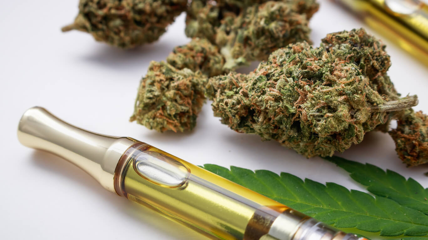 Cannabis Vapes: Pros, Cons & Safety Tips