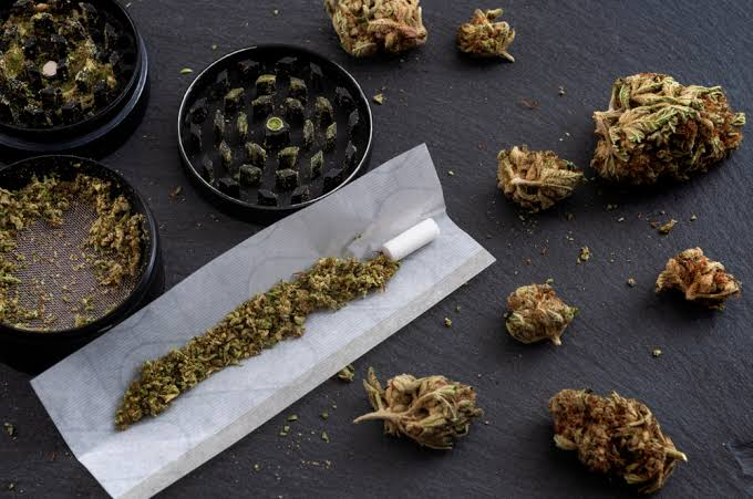 How to Backroll a Joint Without Wasting Paper